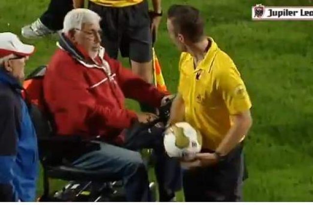 [VIDEO] Arbitru atacat de un suporter in scaun cu rotile