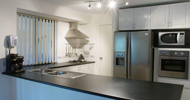 Top 7 lucruri pe care numai bogatii si le permit in Romania