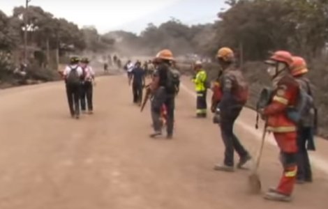 Bilantul victimelor eruptiei unui vulcan activ in Guatemala a crescut la 62 de morti