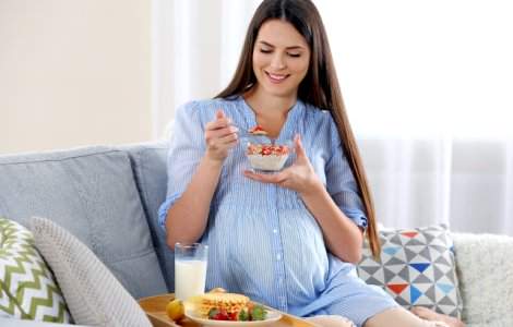  Top  8 alimente pe care sa NU le consumi in timpul sarcinii