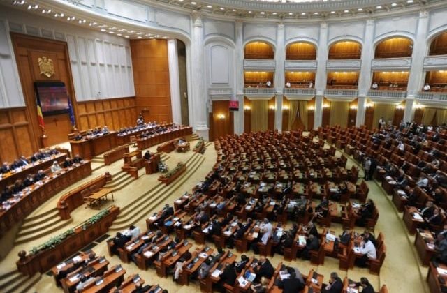 Camera Deputatilor a adoptat proiectul care introduce regimul de detentie la domiciliu