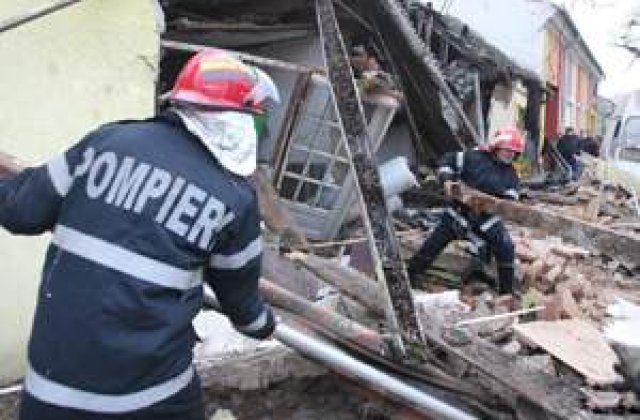 Pompierii, preotii si farmacistii, in topul increderii romanilor