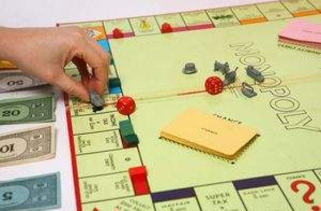 Happy Birthday Monopoly: 75 de ani de falimentare a bancilor!