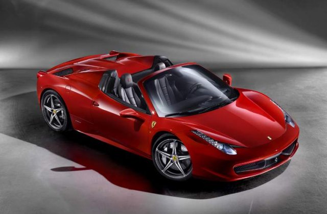 Ferrari 458 Spider, comandat deja de 10 romani