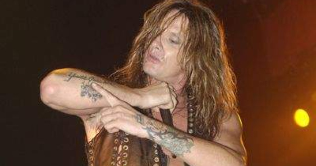 Uraganul Irene i-a distrus casa rockerului Sebastian Bach