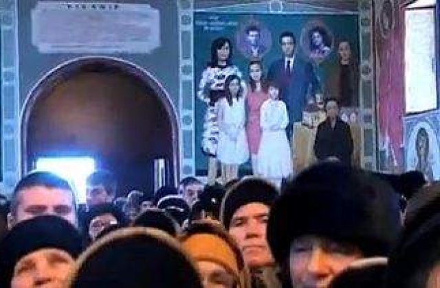 La cine se inchina romanii? Becali si Gorbaciov, pictati pe peretii bisericilor