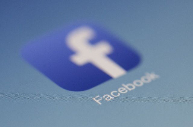 Noua gafa Facebook: Un virus informatic a facut publice mesajele a 14 milioane de utilizatori