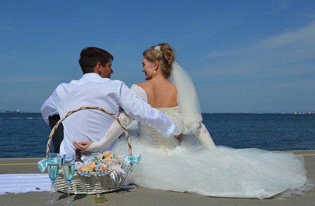 10+ fotografii de nunta care arata ca pentru a fi fericit nu e nevoie de un eveniment fastuos