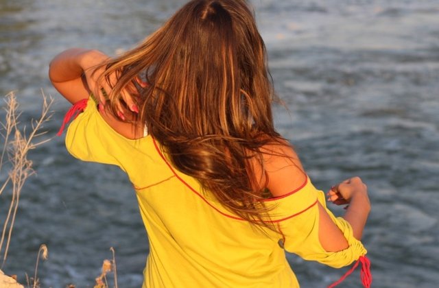 Remedii naturiste pentru arsurile solare: 10 tratamente eficiente