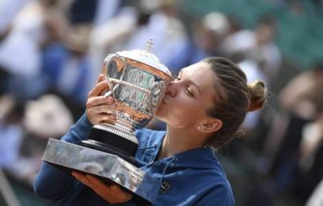 Halep va prezenta trofeul Roland Garros, luni, la Arena Nationala