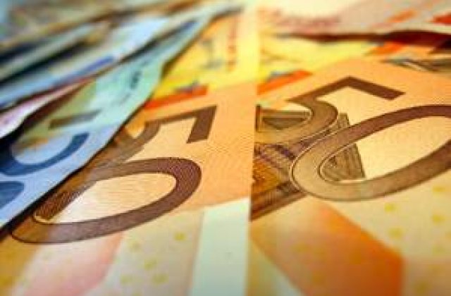 Cazarea parlamentarilor ne costa lunar aproape 400.000 de euro