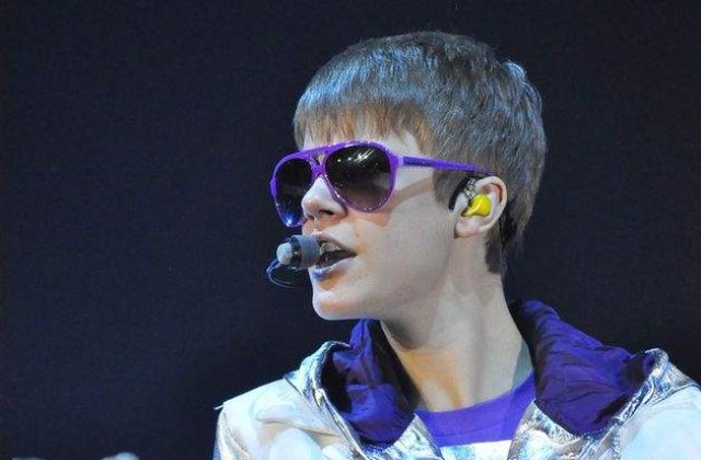 Justin Bieber, implicat intr-un accident auto