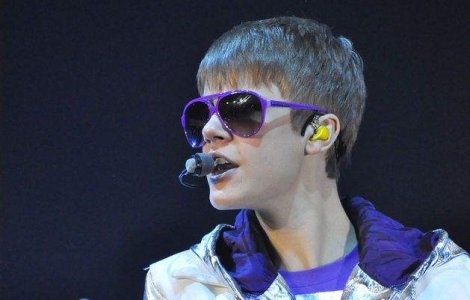 Justin Bieber, implicat intr-un accident auto