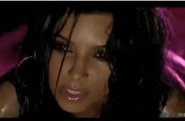 Kim Kardashian, sexy intr-un videoclip care nu trebuia sa fie public