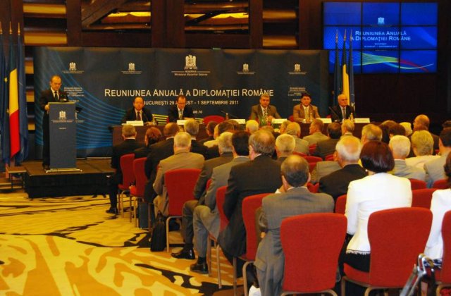 Boc catre ambasadori: Veniti cu investititii straine!