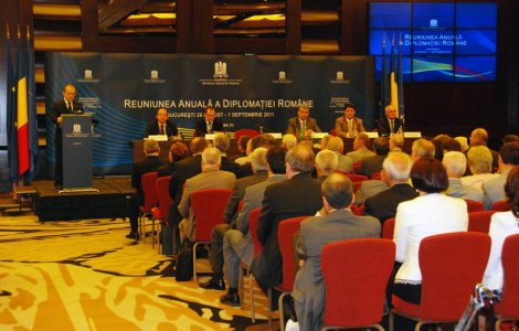 Boc catre ambasadori: Veniti cu investititii straine!