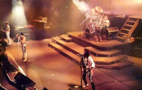  Video  `Freddie Mercury, cel mai mare solist vocal al tuturor timpurilor`