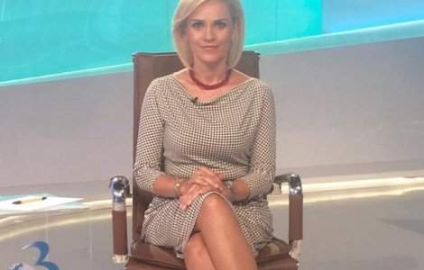 Gabriela Firea si-a reactivat pagina de Facebook si a sters toate comentariile care nu o aproba