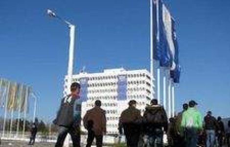 Dacia ar putea da afara 4.000 de angajati