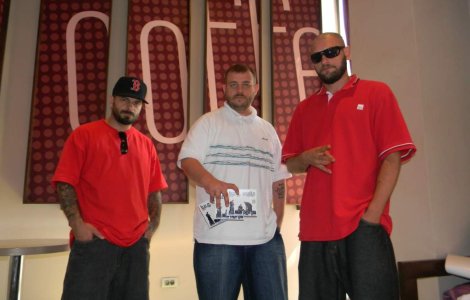  Top  Dupa 8 ani de asteptare, BUG Mafia revine "Inapoi in viitor"