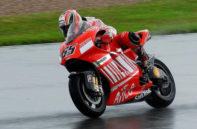 Loris Capirossi "pune frana" carierei de pilot