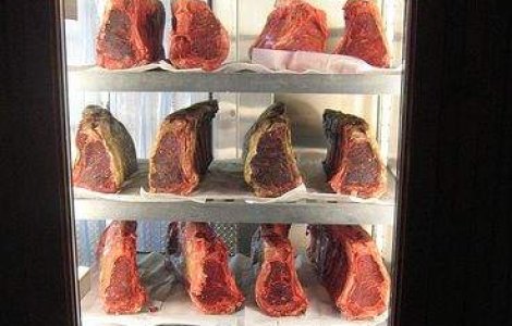 Carne de cal in loc de carne de vita, in Piata Obor