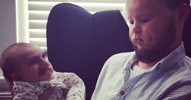  Top  10+ imagini cu parinti care au un simt al umorului mai... aparte