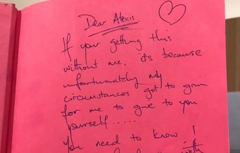 Mesajul tulburator gasit de o mama intr-o carte luata pentru fiica ei