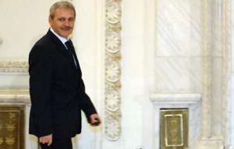 Baronul PSD Liviu Dragnea bate pas de defilare spre MAI