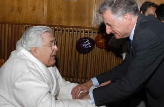 Alexandru Pesamosca, inmormantat in aplauzele a peste trei sute de oameni