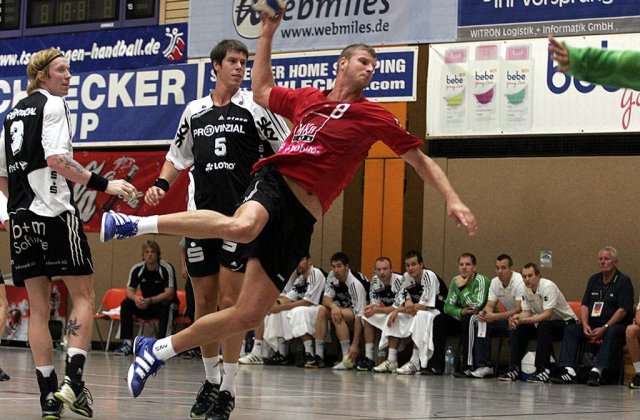 Ar fi facut 29 de ani! Marian Cozma, comemorat la Veszprem