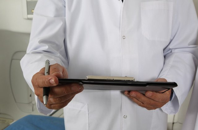 Un medic din Slobozia a fost acuzat ca a luat mita de 131 de ori in 3 luni