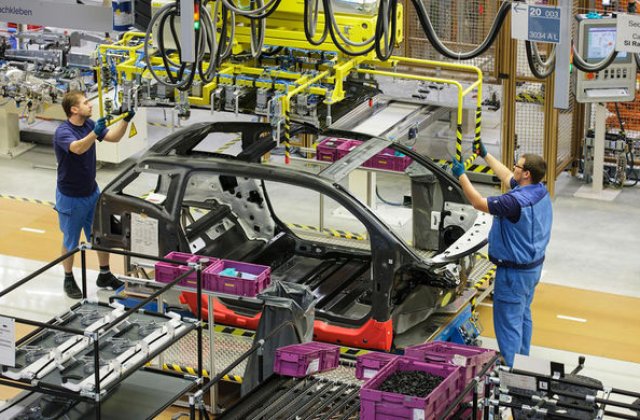 Mai putine parti, mai putini angajati: dezvoltarea masinilor electrice va duce la scaderea numarului de angajati din industria auto