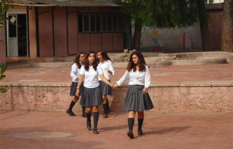 Uniforma obligatorie pentru elevi?