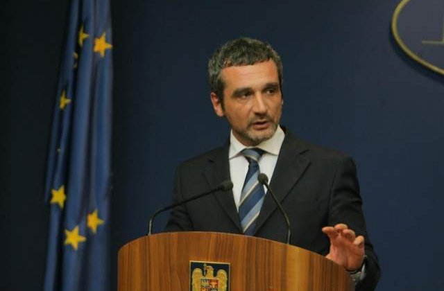 Cearta in Parlament: Lazaroiu s-a luat la harta cu Aura Vasile