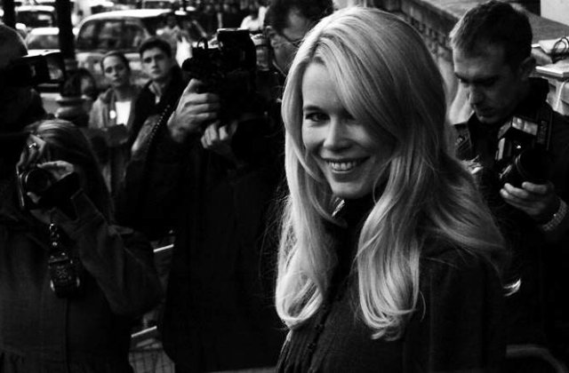 Claudia Schiffer a apelat la exorcist pentru a scapa de fantome