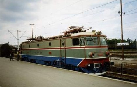 Scad salariile la CFR: Angajatii ameninta cu greva