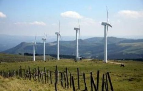 Bate vant de scumpiri: Constructia de eoliene ar putea majora facturile
