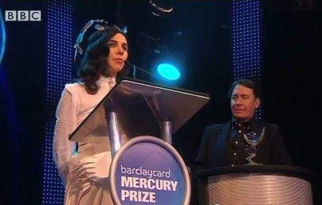  Video  PJ Harvey, recompensata cu Mercury Prize, pentru a doua oara