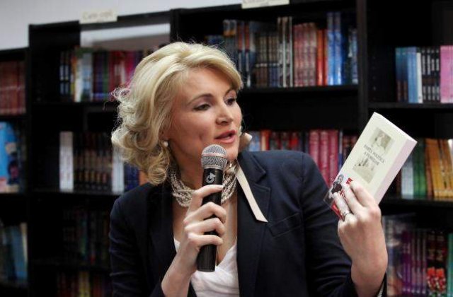 Adreea Paul Vass vrea sefia Organizatiei de femei a PDL