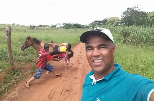 10+ imagini in care fundalul ar fi meritat mai multa atentie