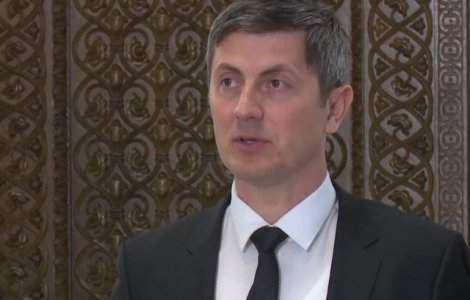 Barna: Cu drapelul in fata, vom protesta si maine pentru a opri Guvernul Dancila sa confiste viitorul Romaniei si al romanilor