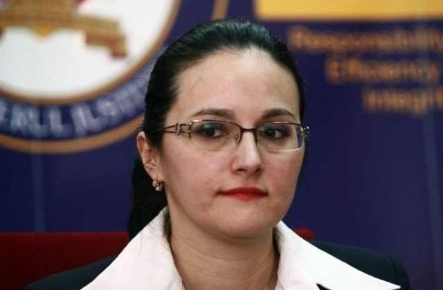 Alina Bica - 4 ani de inchisoare cu executare pentru favorizarea faptuitorului. Adriean Videanu, achitat