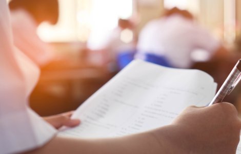 Perle de la BAC 2018. "Arghezi scrie mereu versuri pe pereti, sa nu uite ca este poet"