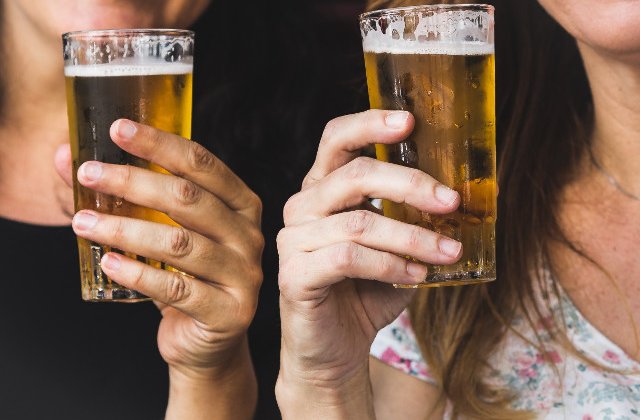 Studiu: Berea consumata moderat contribuie la scaderea incidentei bolilor cardiovasculare