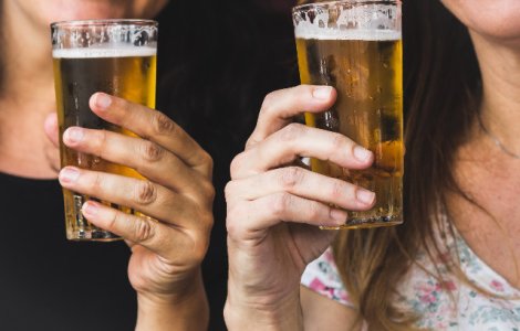 Studiu: Berea consumata moderat contribuie la scaderea incidentei bolilor cardiovasculare