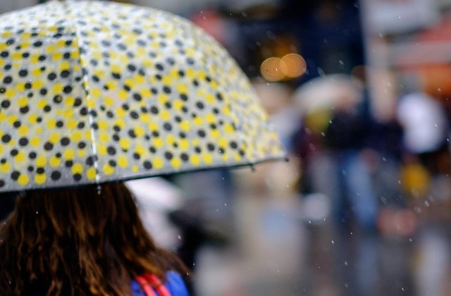 Avertizarile cod portocaliu si cod galben de vreme instabila, actualizate