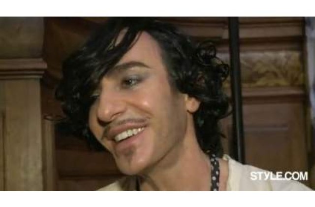John Galliano a scapat de inchisoare