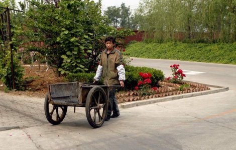 Zeci de muncitori chinezi au protestat la Iasi din cauza salariilor
