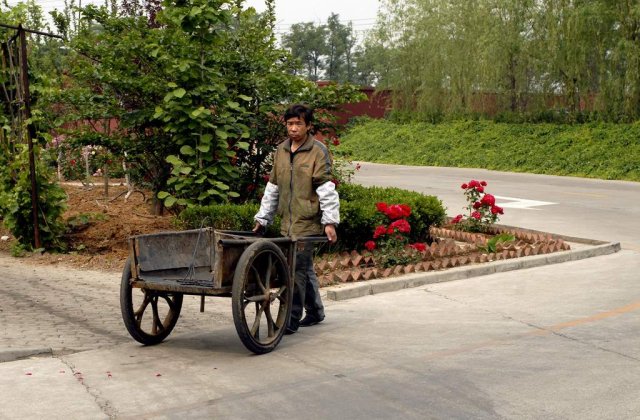 Zeci de muncitori chinezi au protestat la Iasi din cauza salariilor